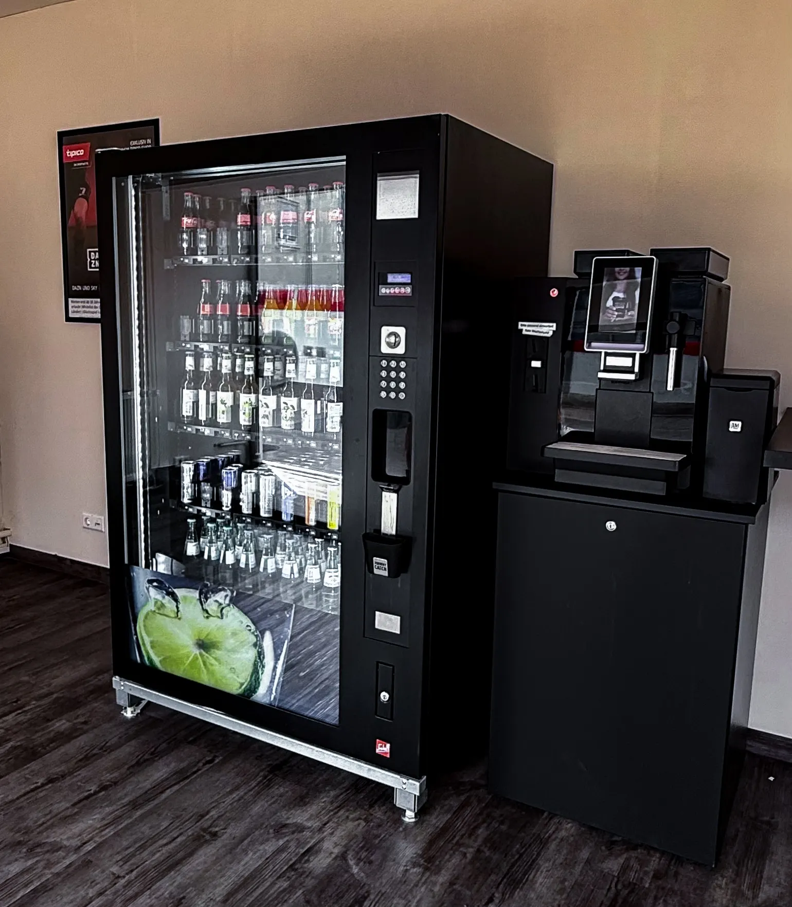 Getränkeautomat und Kaffeeautomat bei Tipico Wörrstadt